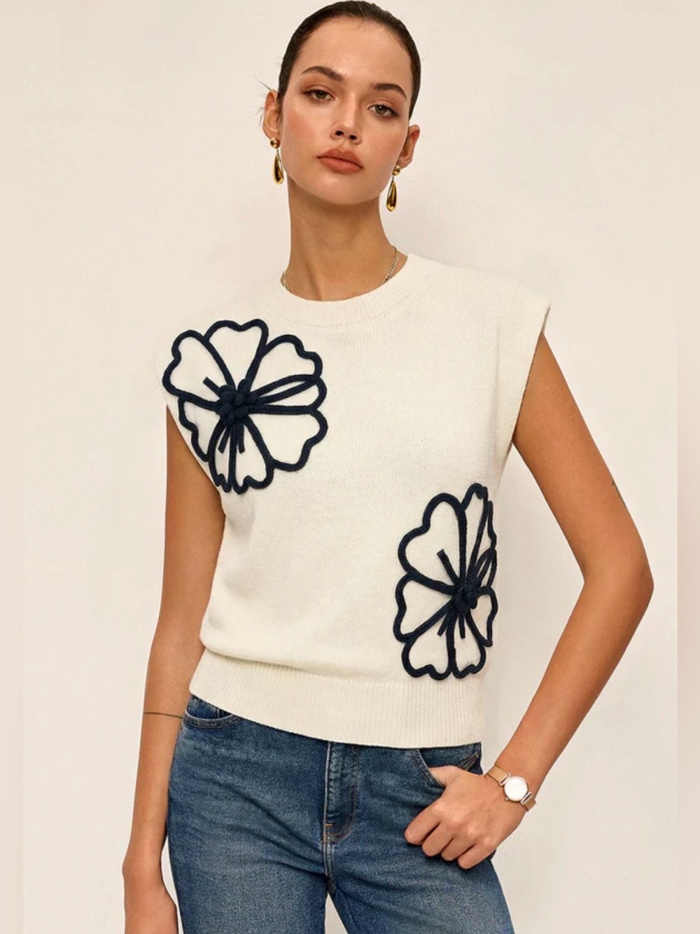 Commense 3D Floral Appliqué Knit Vest